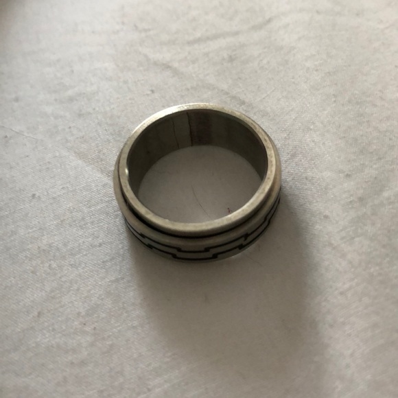 Stainless Steal Fidget Spinner Ring - Picture 3 of 3